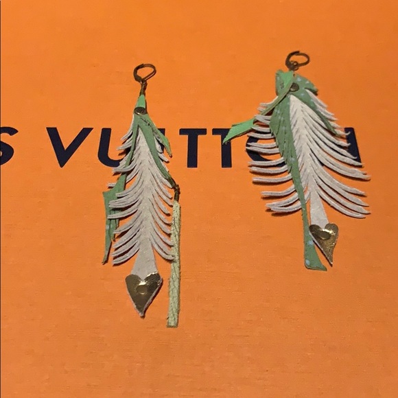 Boho chic native handmade leather earrings. - Picture 1 of 3